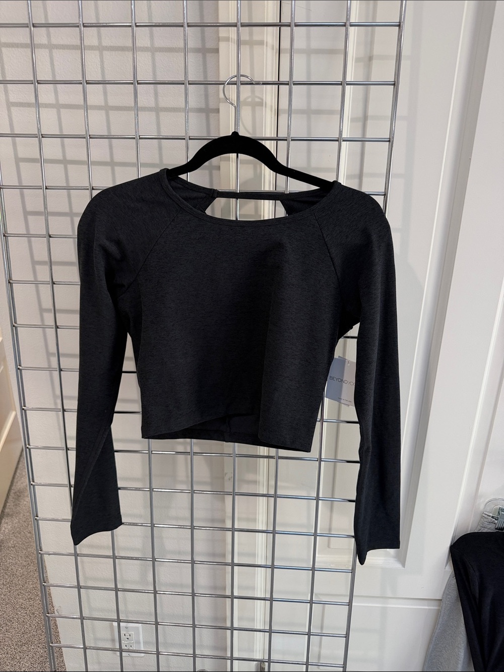 Beyond Yoga Black Long-Sleeve Cropped Top